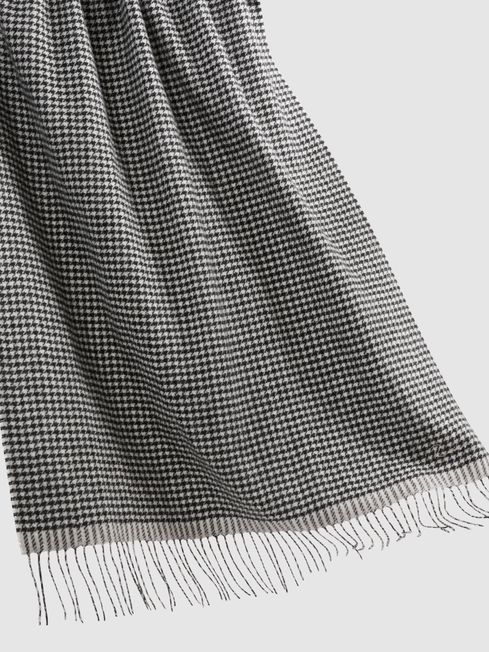 Wool Blend Dogtooth Embroidered Scarf in Black/White