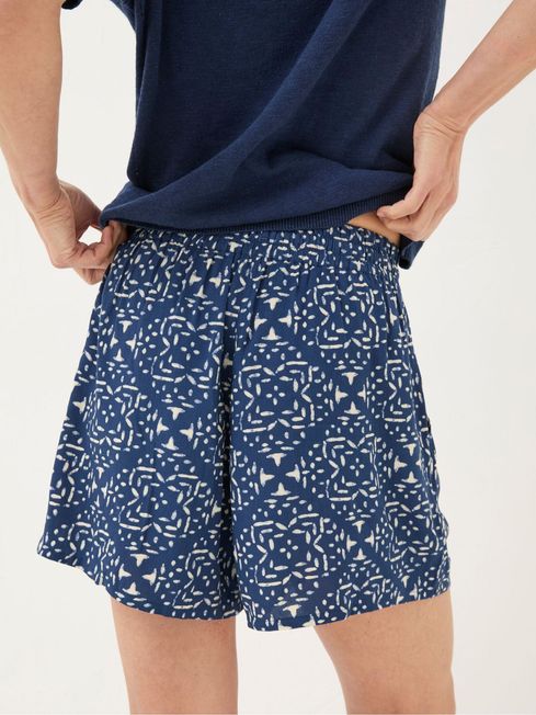 Fat face flippy shorts top