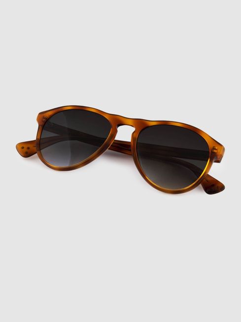 Curry and Paxton D-Shape Sunglasses in Caramel
