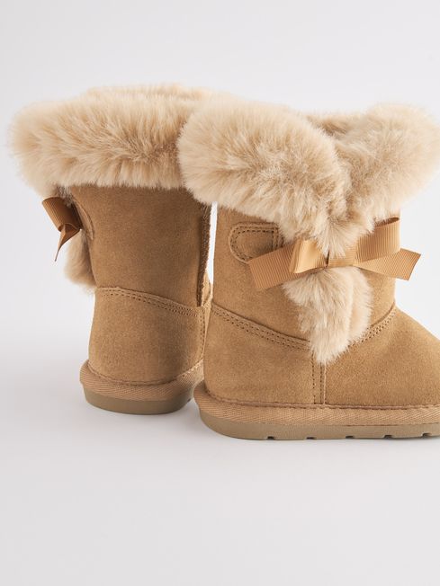 Pull on discount tan boots