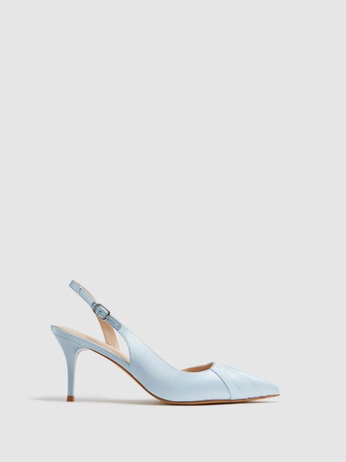 Blue pointed shoes deals