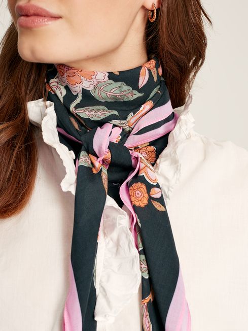 Printed online square scarf