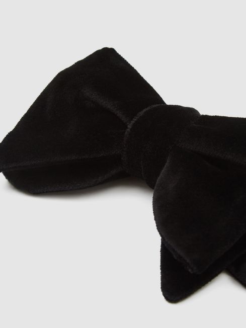 Velvet Bow Tie in Black