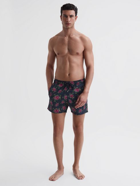 vis Draaien bagage Reiss Moorise Vilebrequin Turtle Print Swim Shorts | REISS USA