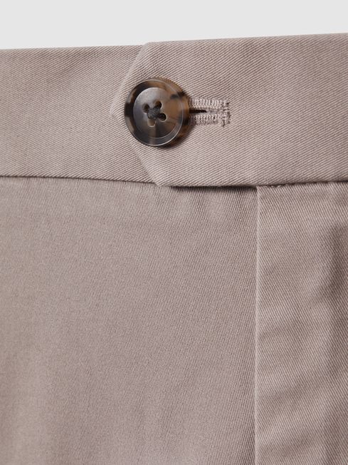 Modern Fit Cotton Blend Chino Shorts in Mushroom Brown