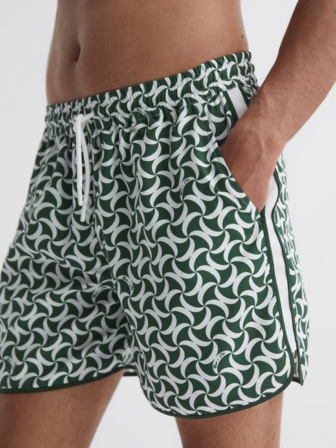 Reiss Green/White Runner Reiss | Ché Printed Drawstring Swim Shorts