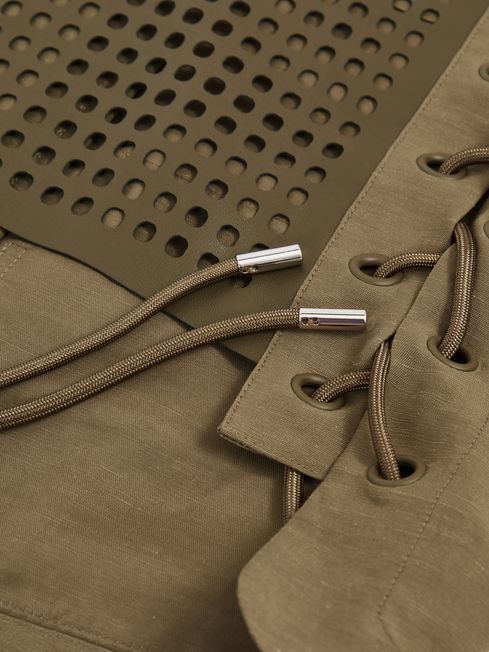 Cargo-Pocket Laser-Cut Gilet With Linen in Khaki