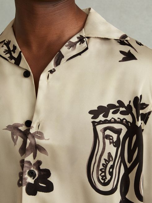 Reiss Off White/Black Babylon Relaxed Floral Print Cuban Collar Shirt