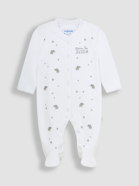 Born in 2021 baby grows online