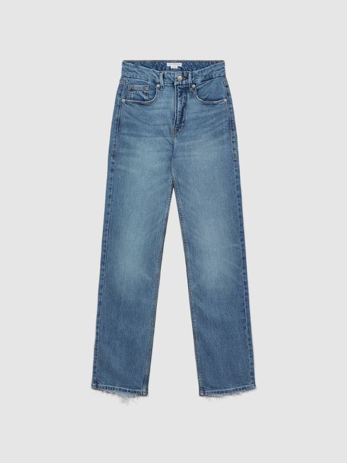 Straight Leg Jeans kombinieren: So funktioniert es