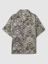 Reiss White/Black Levesi Abstract Print Cuban Collar Shirt