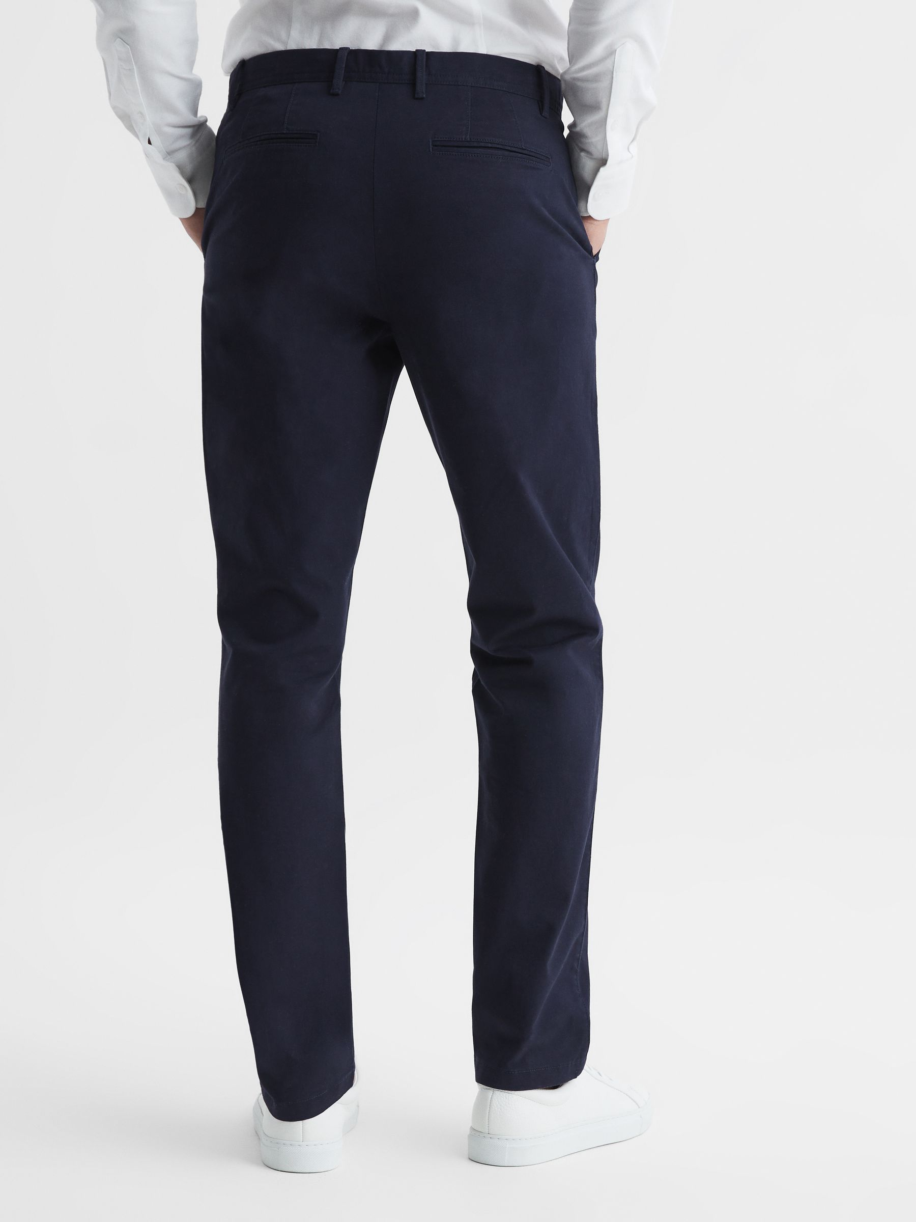 Slim Fit Washed Cotton Blend Chinos in Navy - REISS