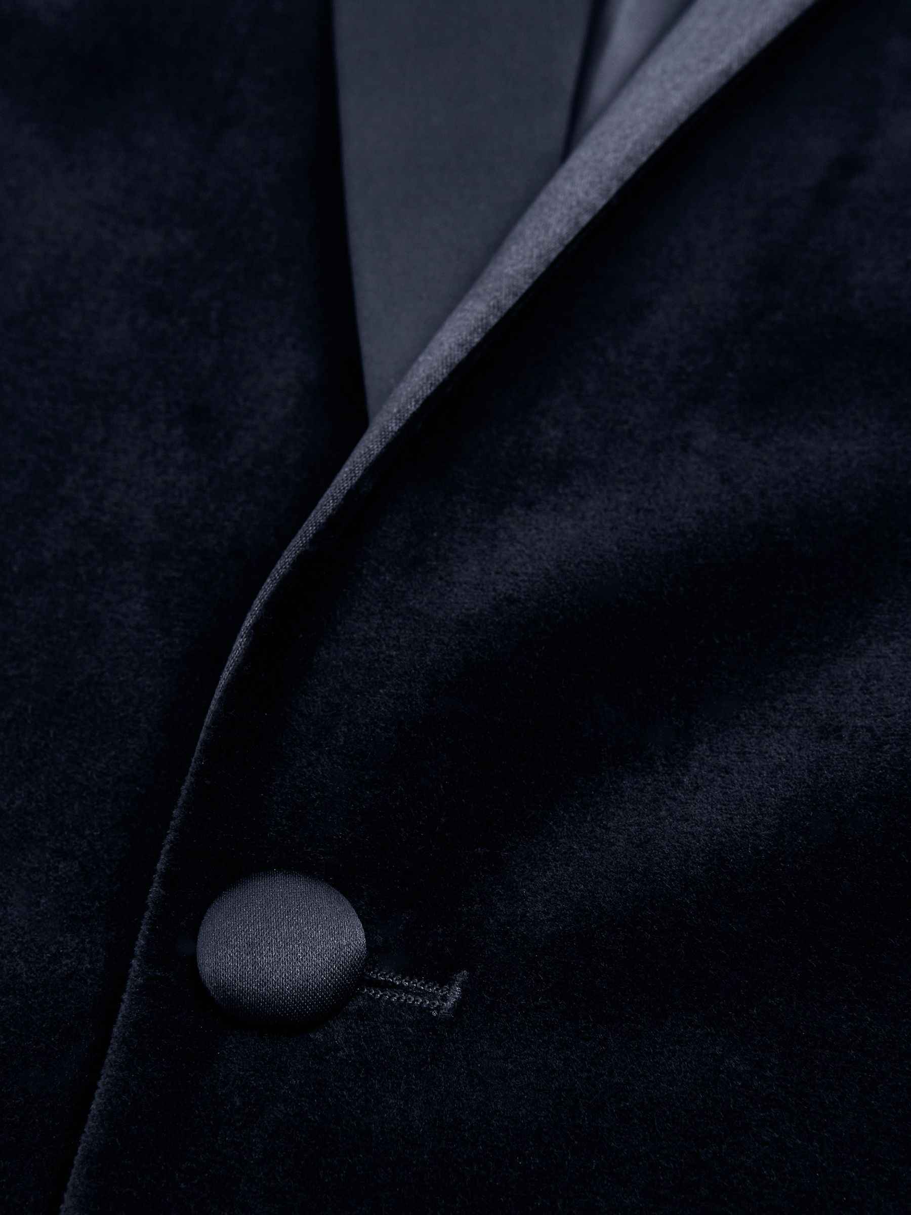 Modern Fit Velvet Single Breasted Tuxedo Jacket in Navy - REISS