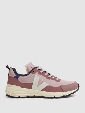 Veja Mesh Hiking Trainers in Babe Pierre