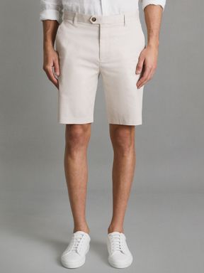 Modern Fit Chino Shorts in Chalk