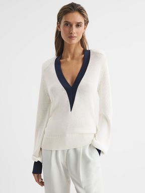 Contrast Trim Knitted Jumper in White/Navy