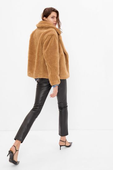 Gap sherpa jacket sales