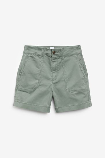 Gap girlfriend 2025 chino shorts