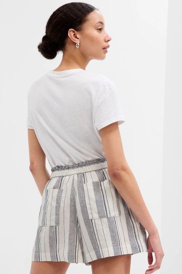 Gap White 4