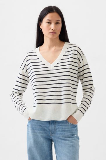 Black and white v neck sweater best sale