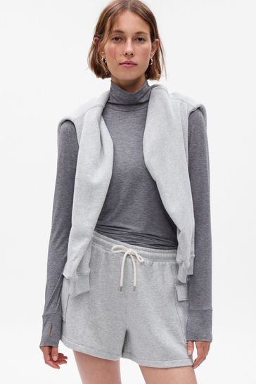 Turtleneck discount under tshirt