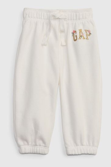 Gap hotsell logo pants
