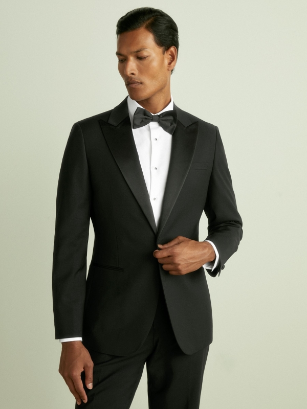 Peak Lapel Modern Fit Single Breasted Tuxedo Jacket in Black - REISS