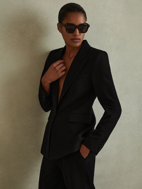 Tailored Single Breasted Suit Blazer in Black - REISS