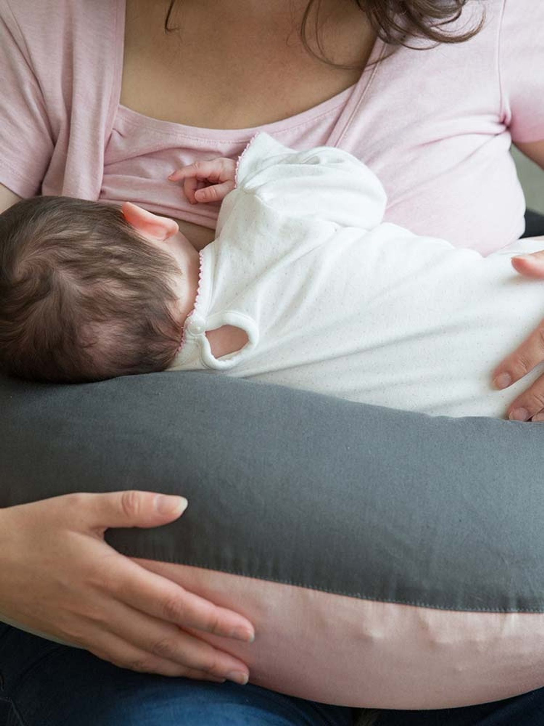 Buy hippychick Hippychick Feeding Pillow from the JoJo Maman Bébé UK