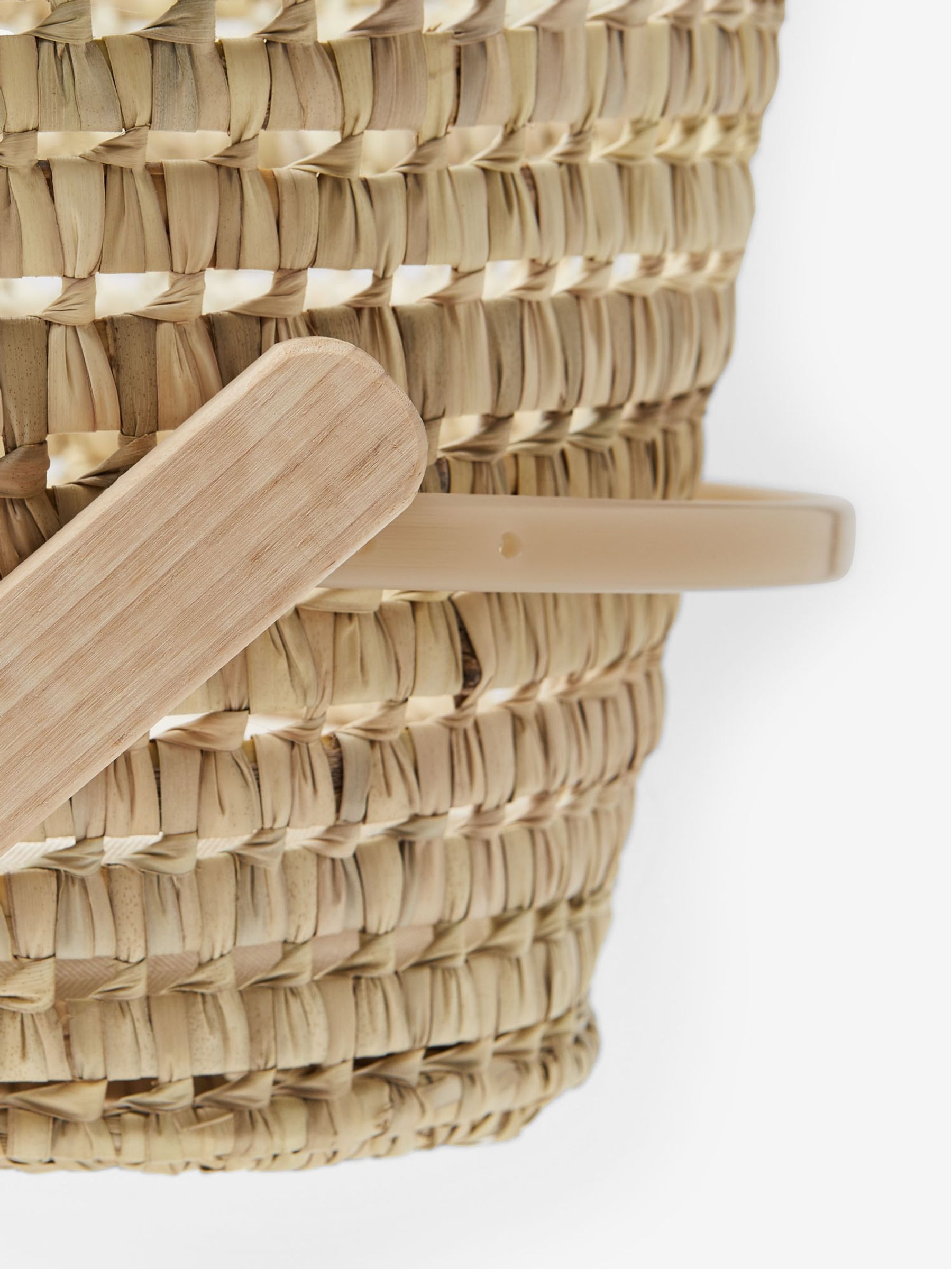 Buy The Little Green Sheep Moses Basket Stand from the JoJo Maman Bébé