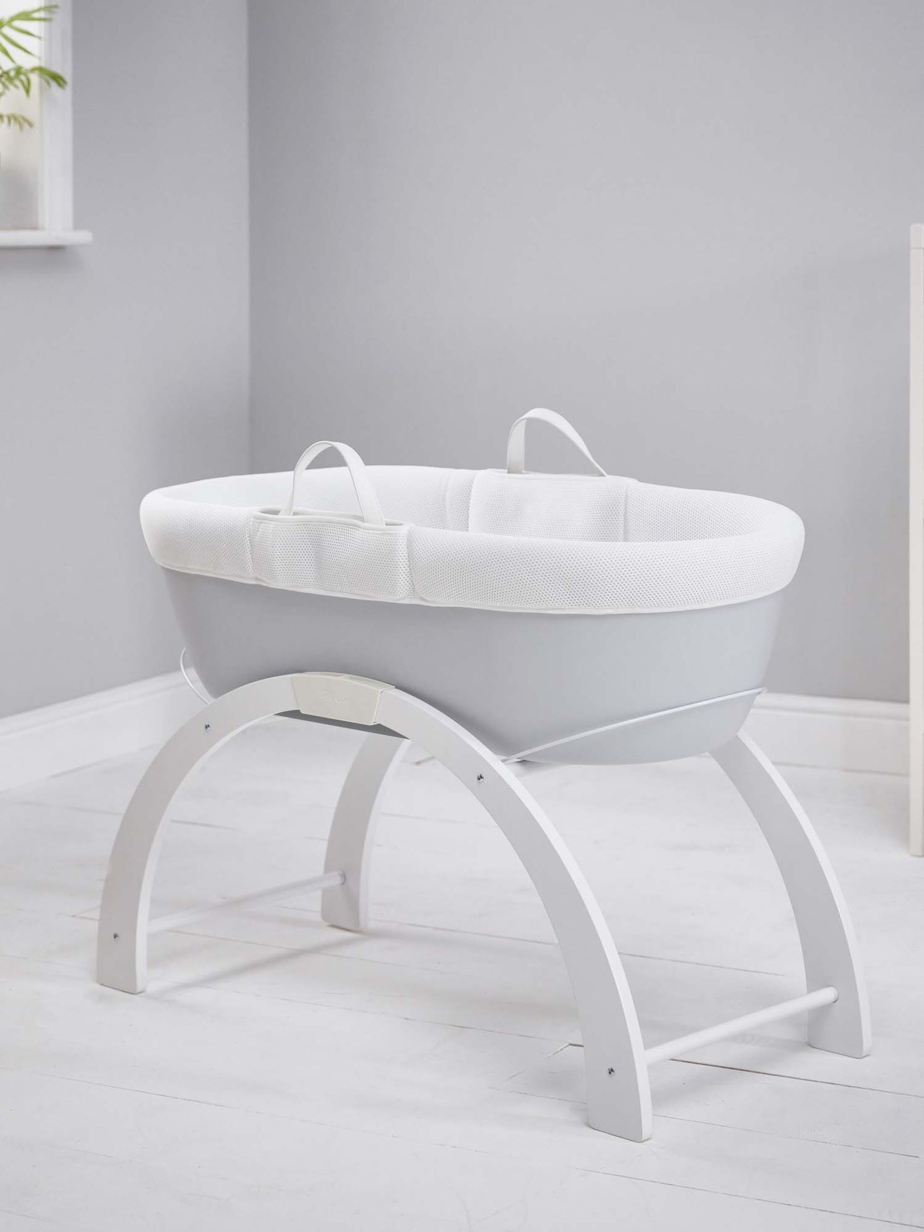 Buy Shnuggle Dreami Moses Basket and Stand from the JoJo Maman Bébé UK