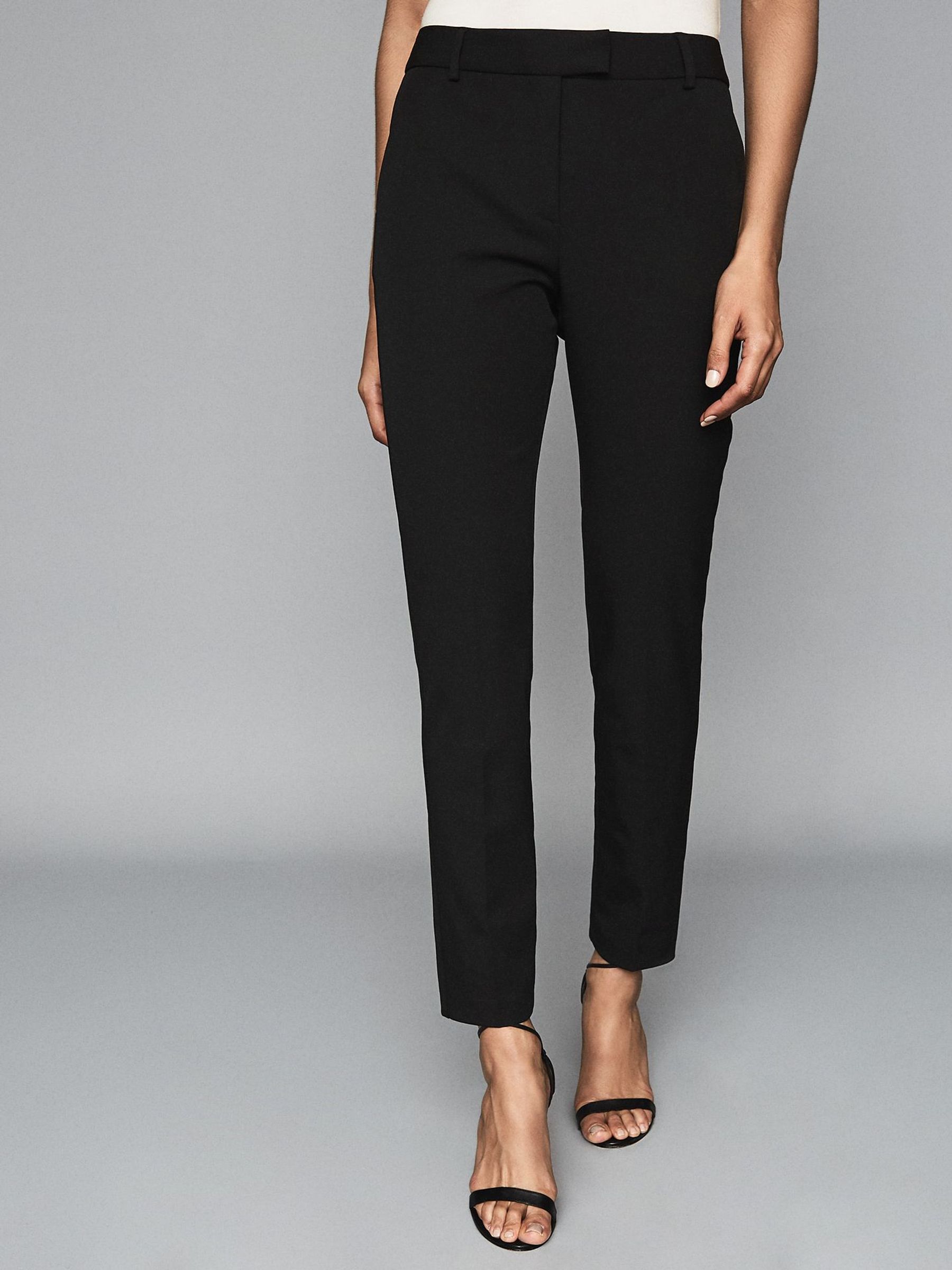 Cropped Tailored Trousers in Black - REISS