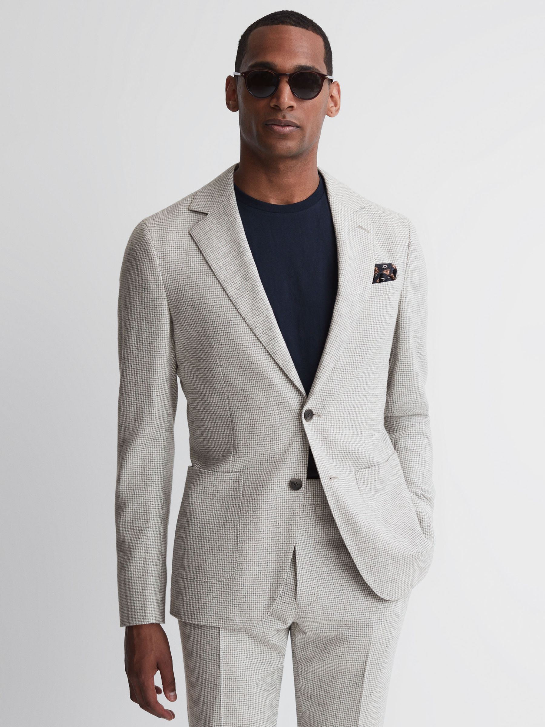 Slim Fit Single Breasted Checked Wool Blazer in Soft Grey