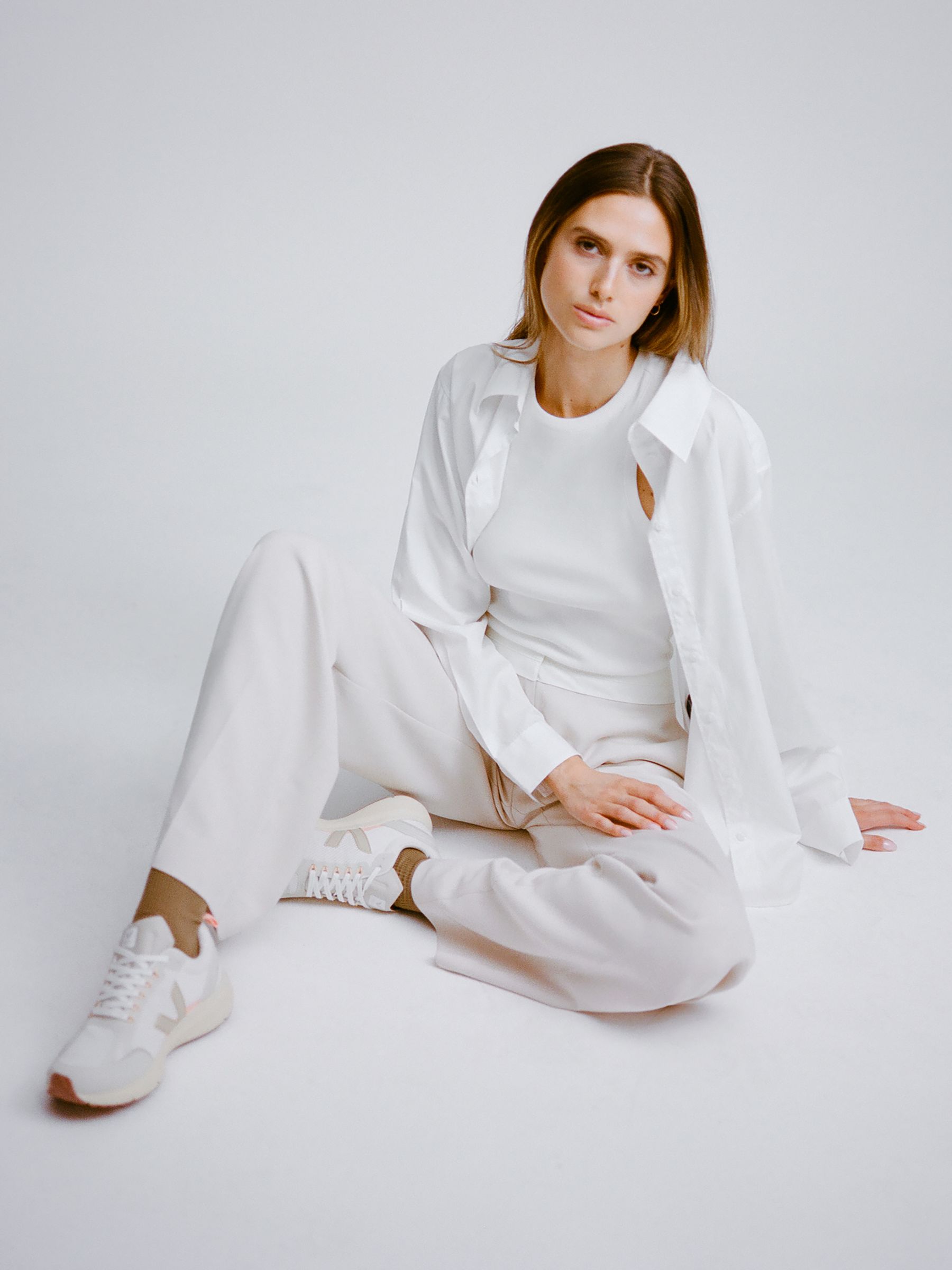 Veja holiday almond white discount