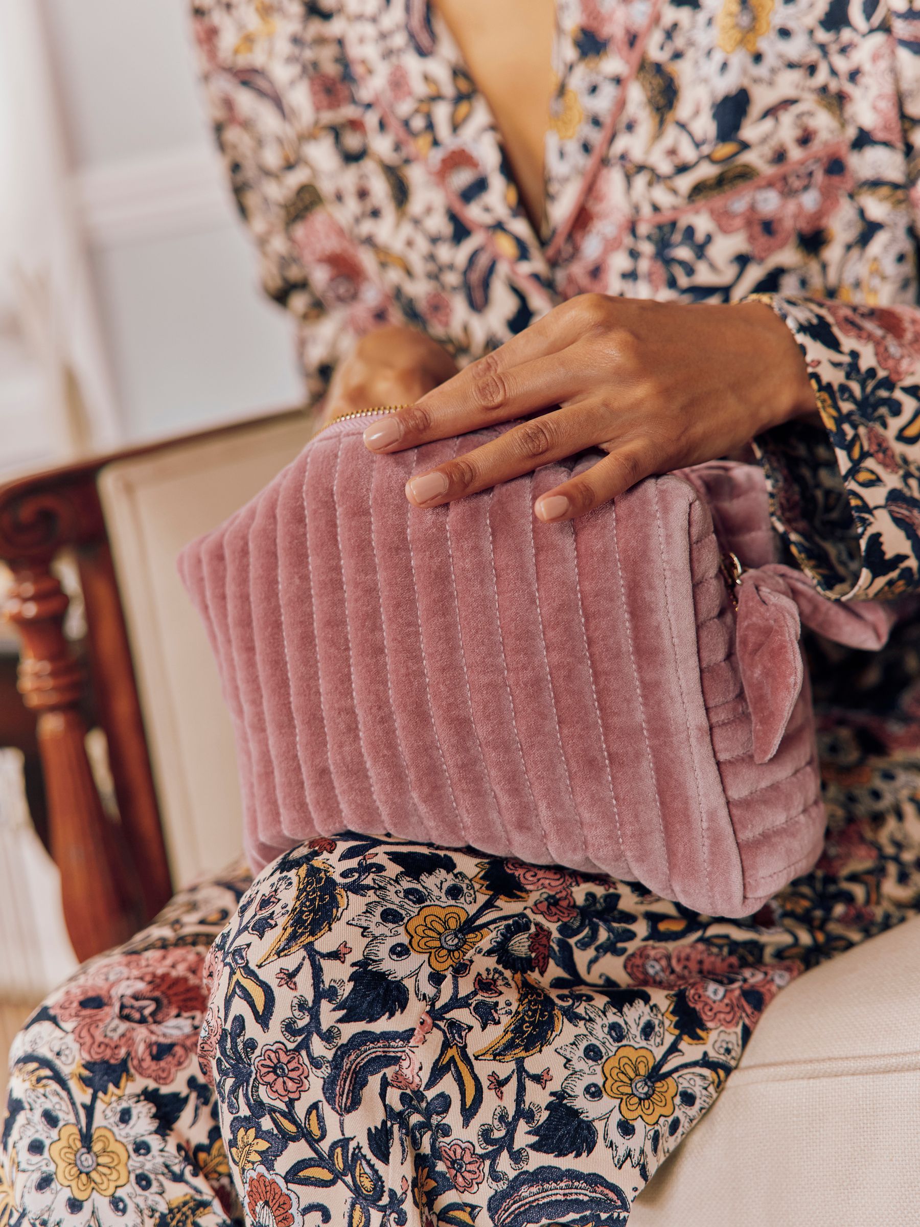 Buy Joules Lillia Rose Pink Velvet Wash Bag from the Joules online shop