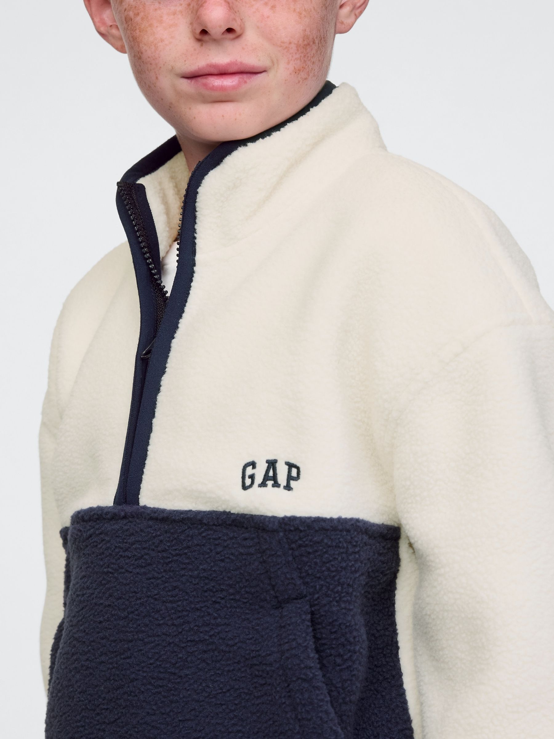 Sherpa pullover gap top