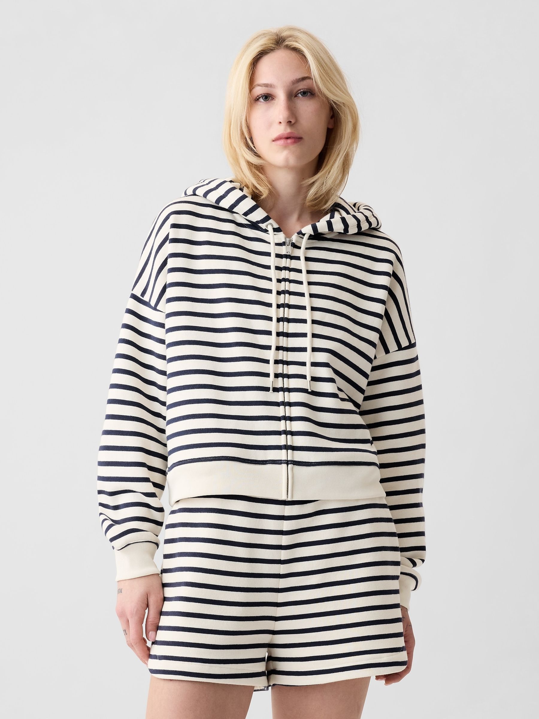 Striped cropped hoodie online