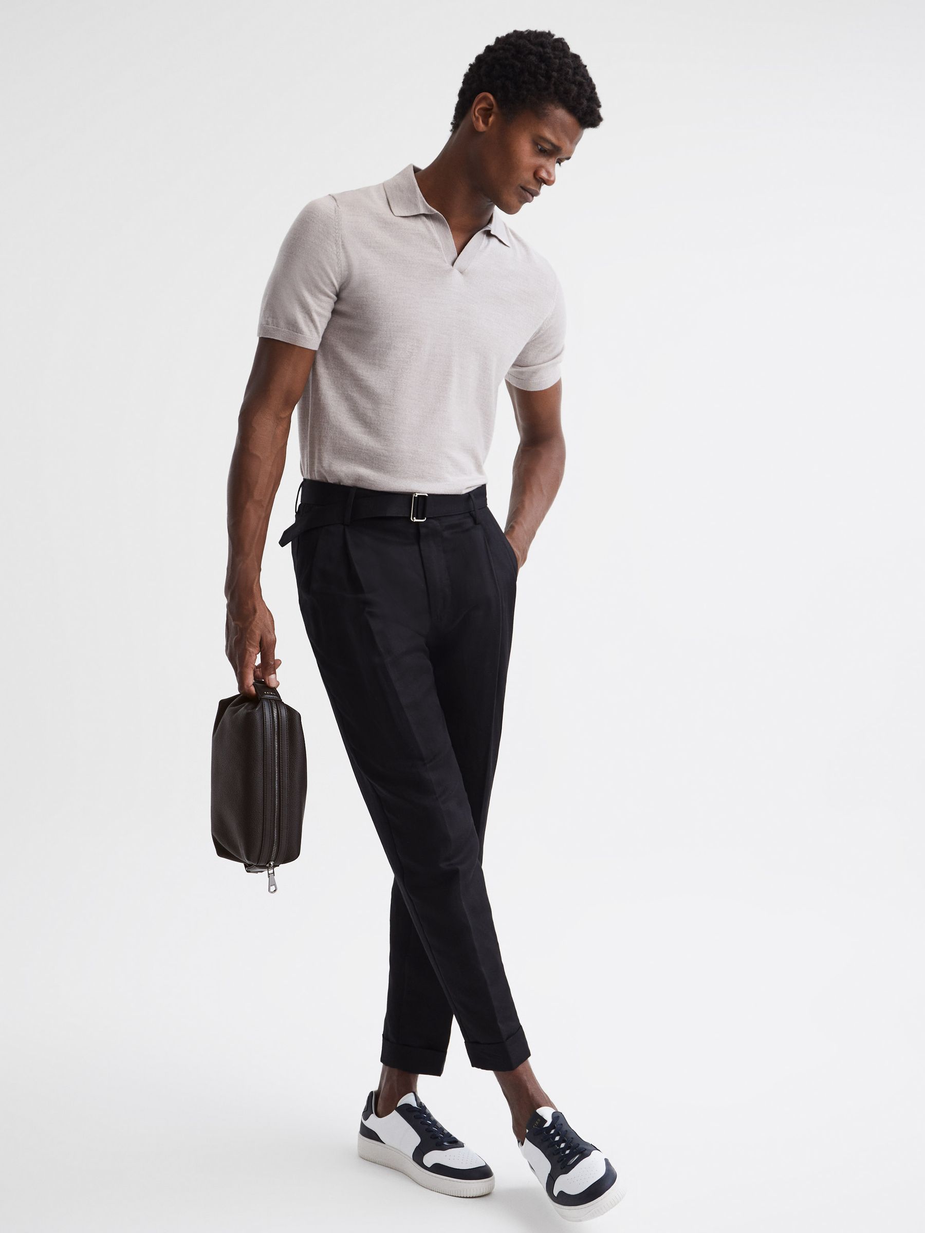 Reiss Leather Washbag in Black REISS