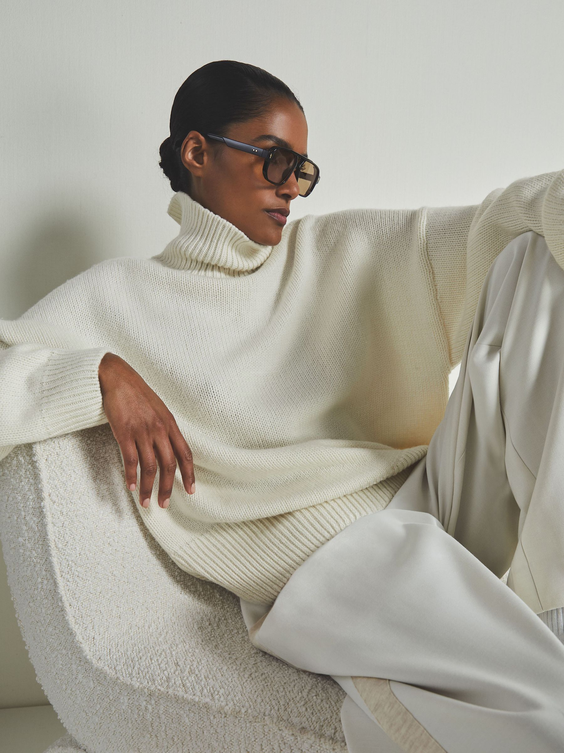 Reiss Les 100 Ciels Wool and Cashmere Jumper in Cream