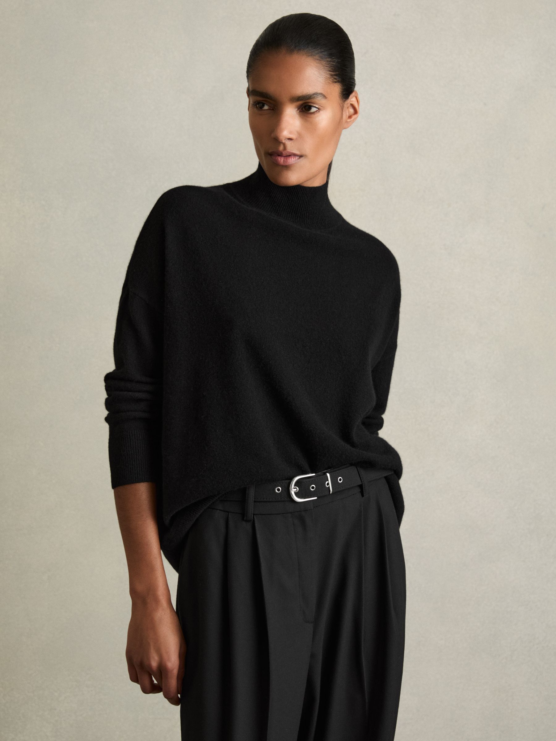100 Cashmere Roll Neck Jumper in Black