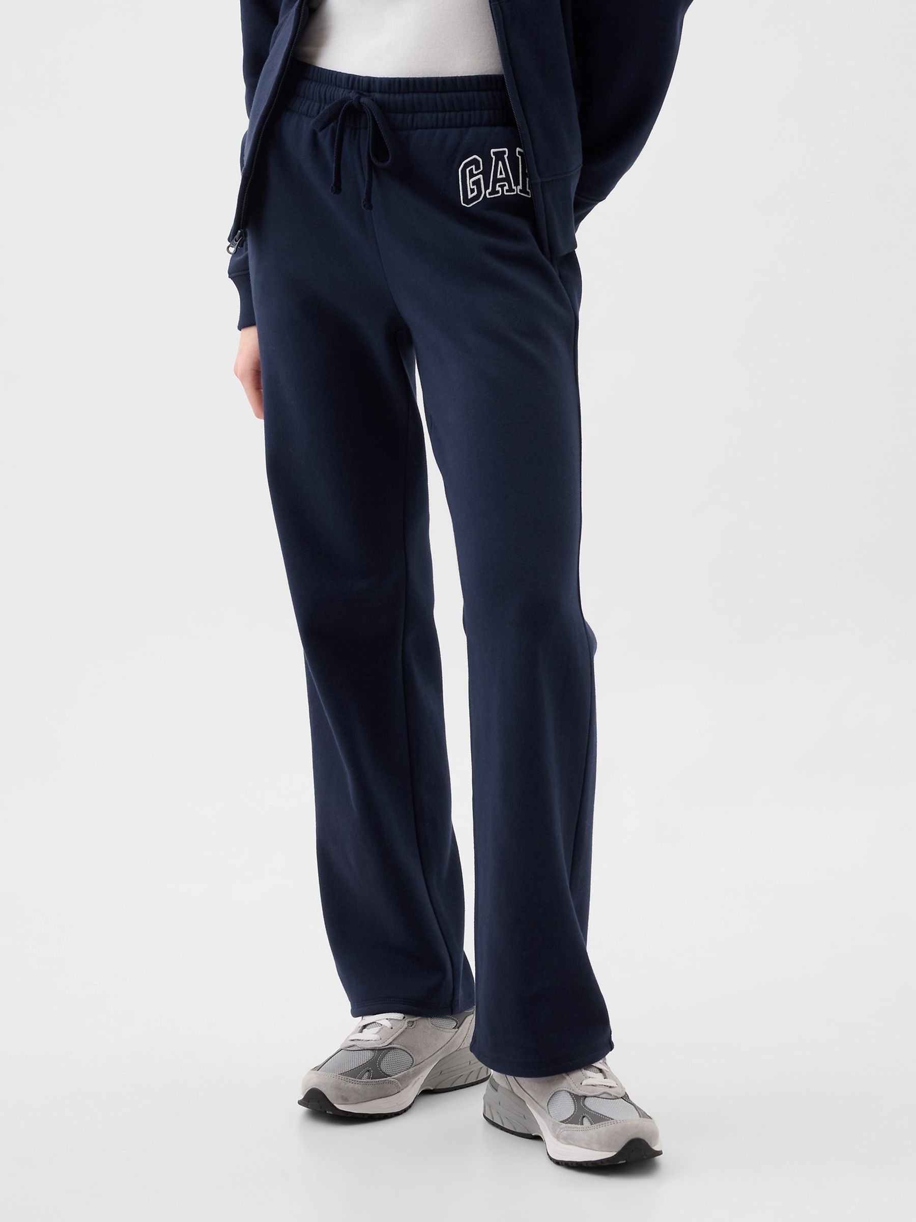 Gap logo fleece sweats clearance