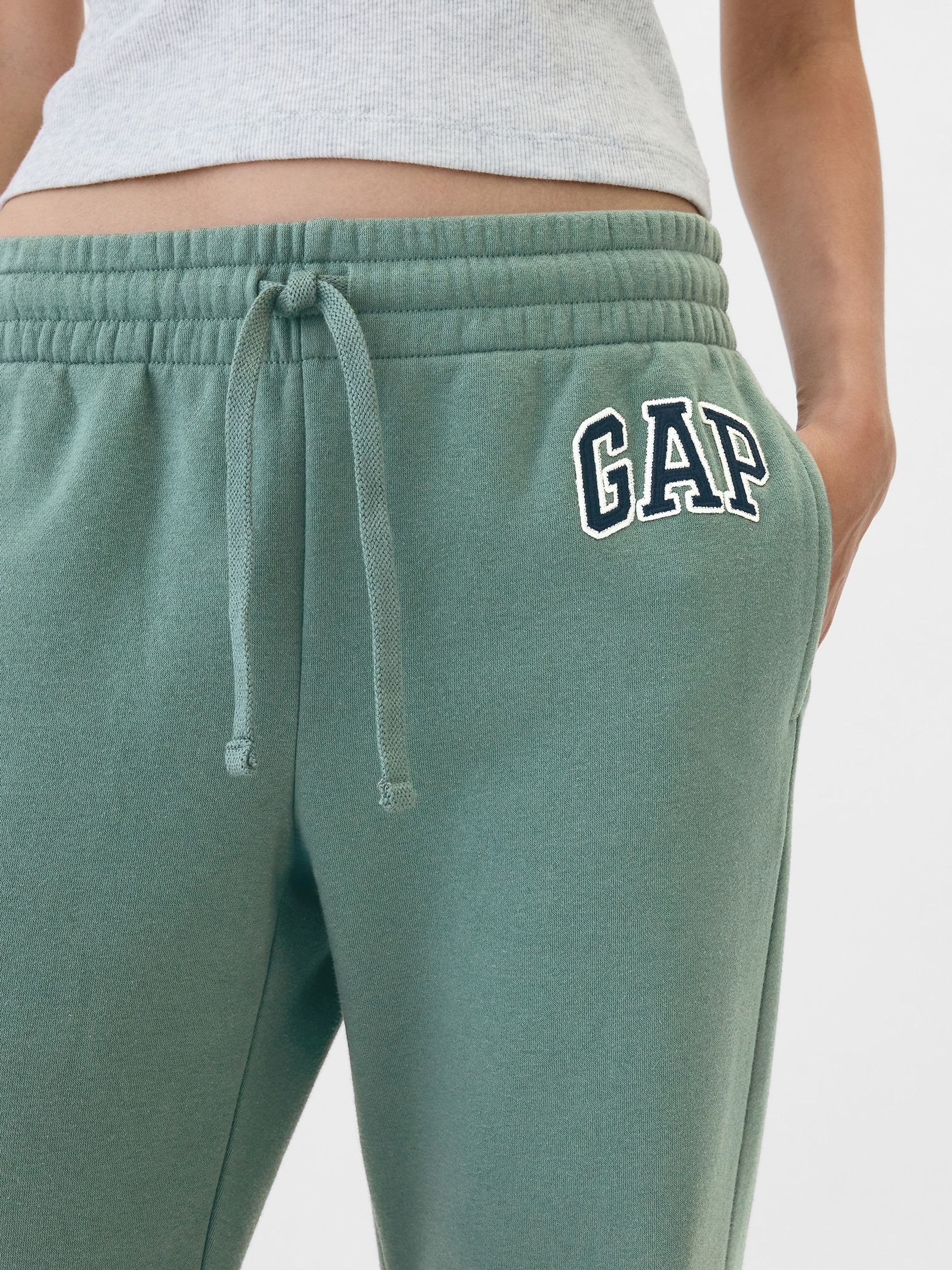 Womens joggers gap hot sale