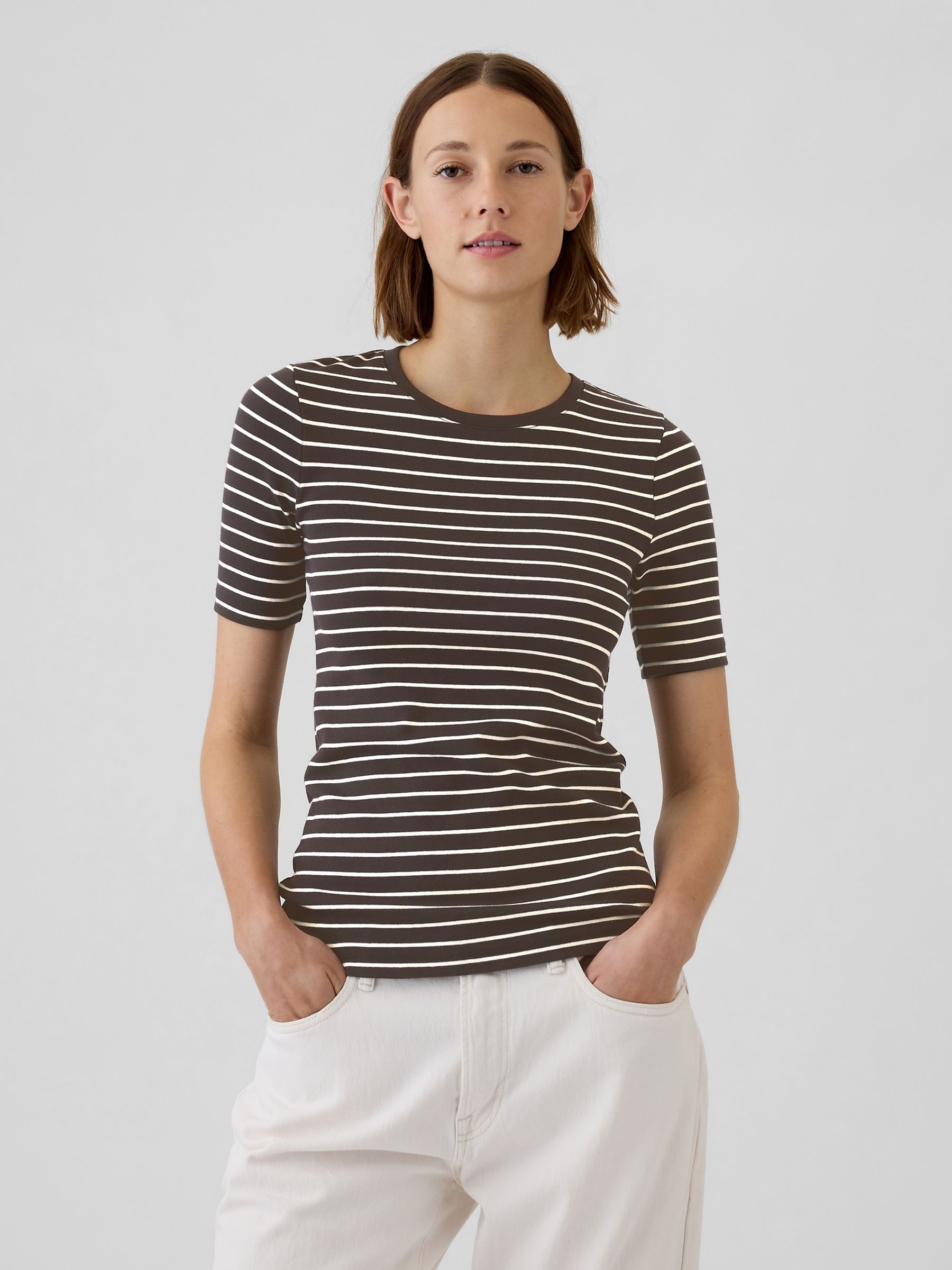 Brown crew neck t shirt store