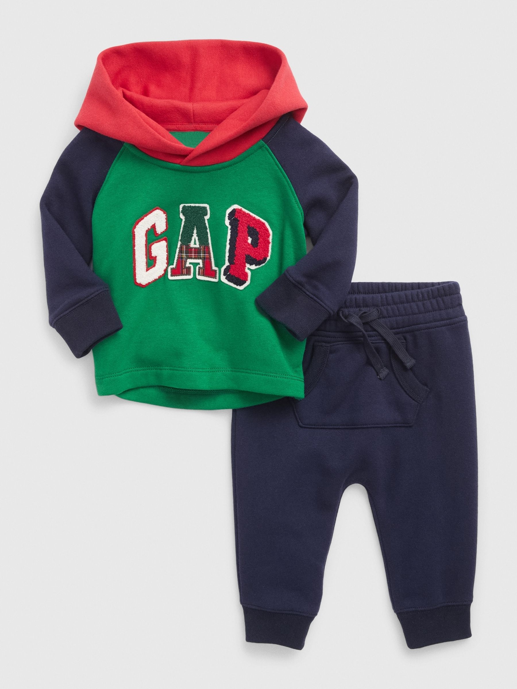 Gap hoodie outfit top
