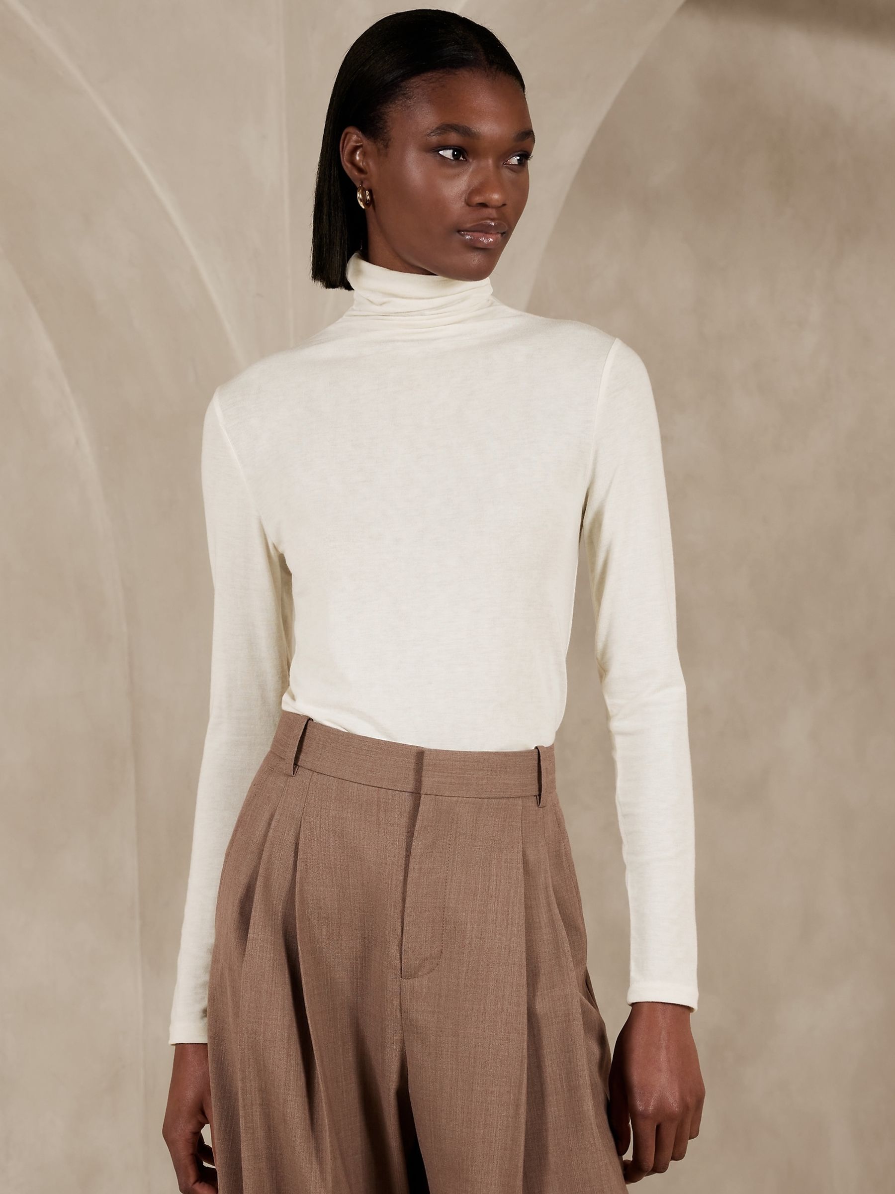 Banana republic white turtleneck 2025