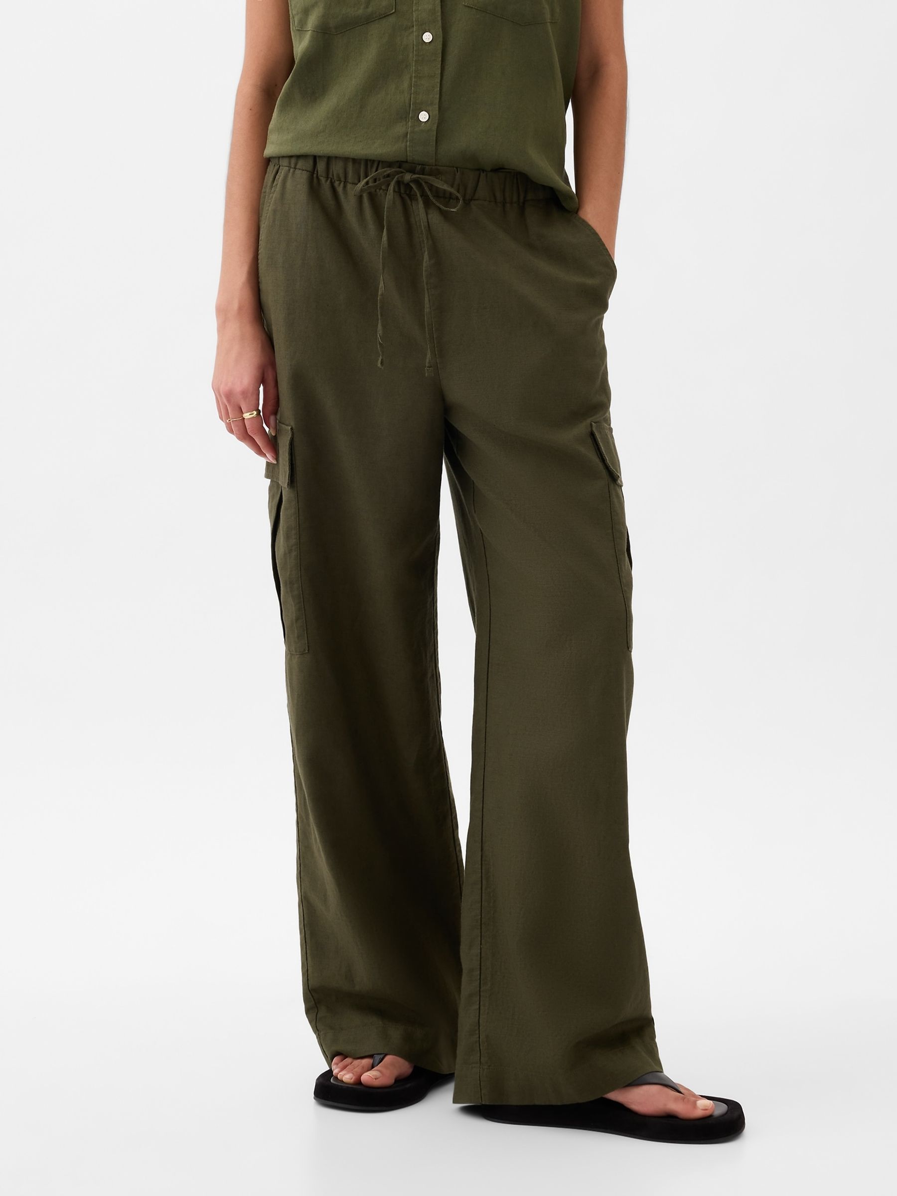 Women's gap cargo pants sales