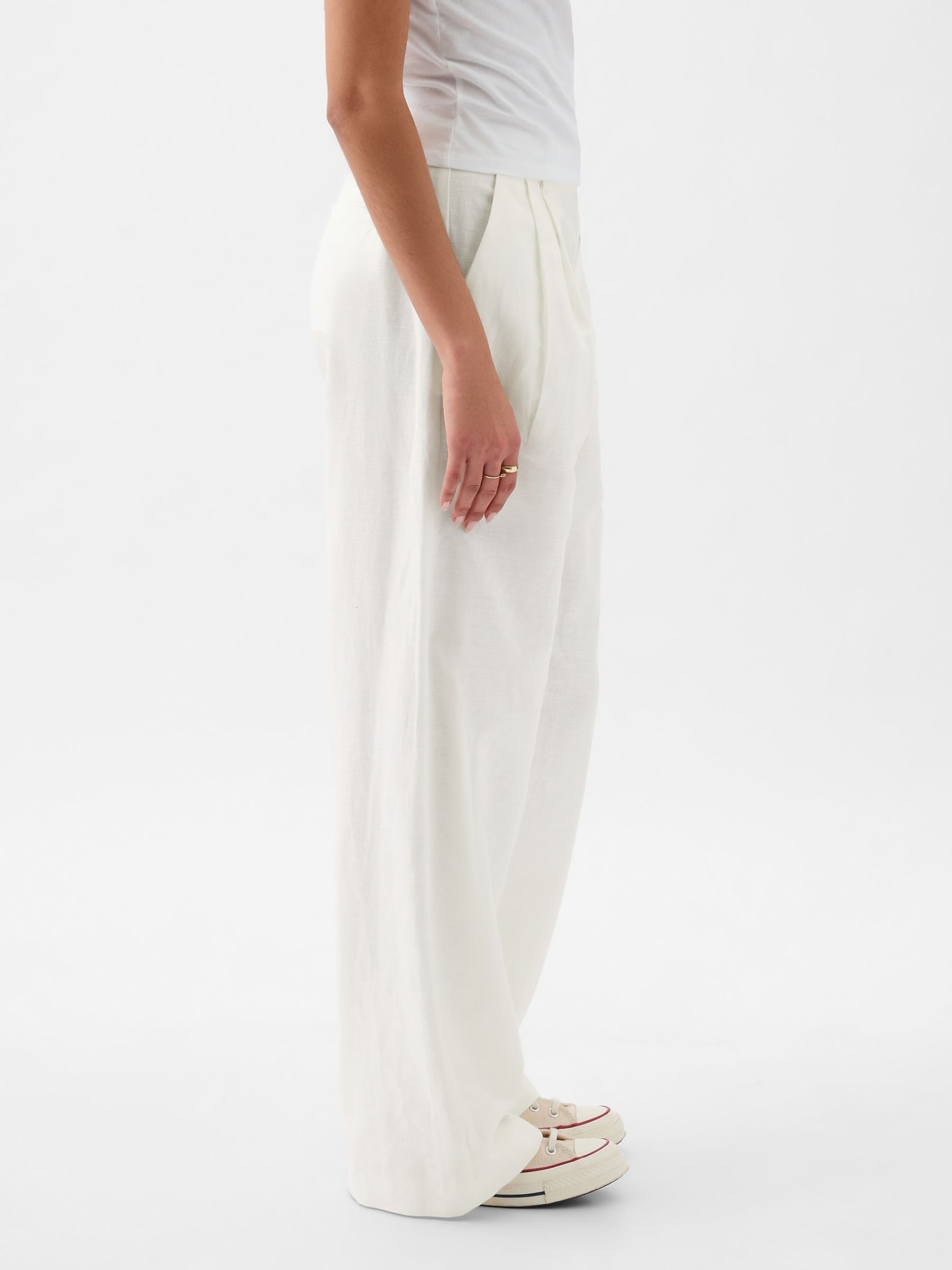 White linen high waisted trousers discount