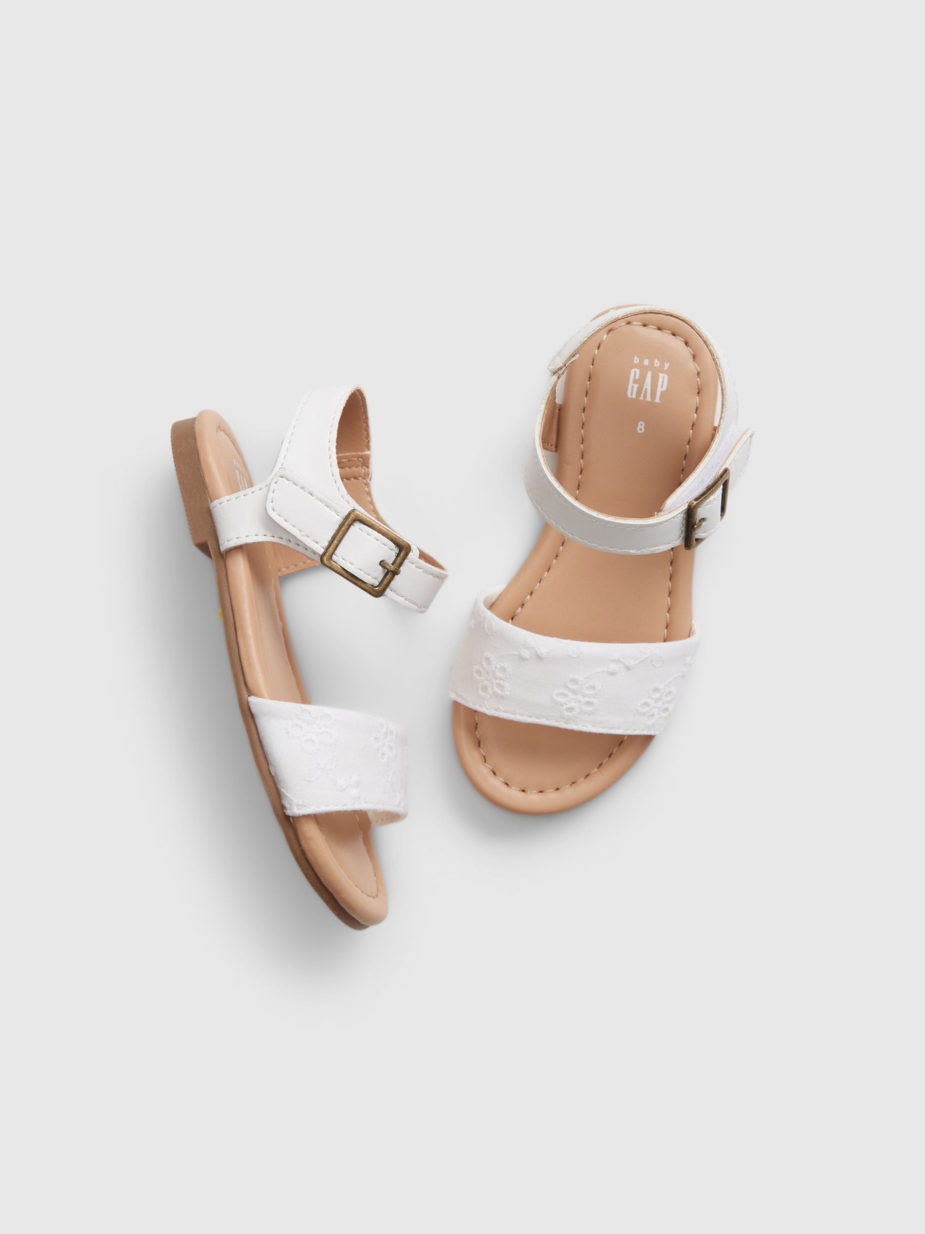 The gap sandals store
