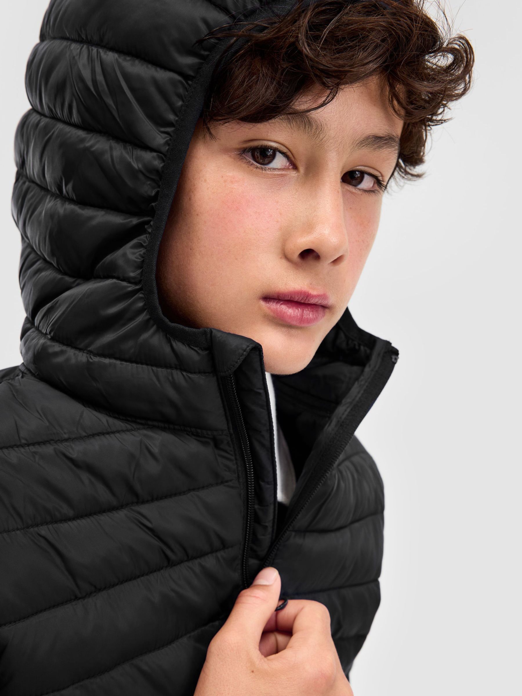 Black lightweight puffer jacket 2025