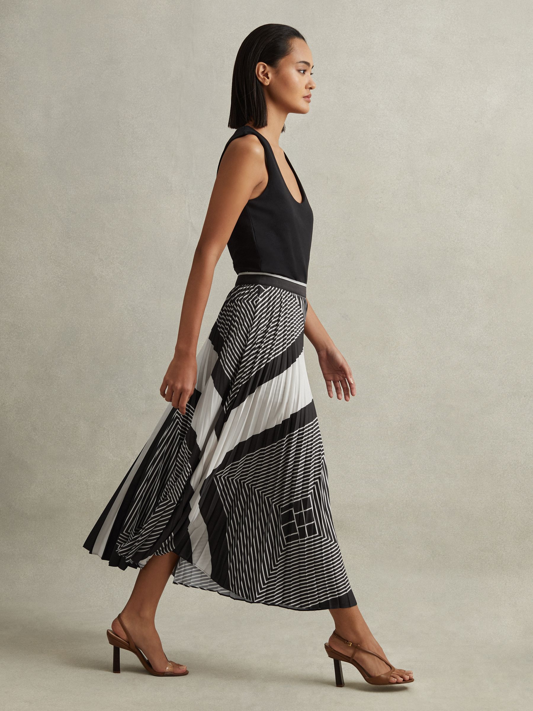 Pleated midi skirt cream outlet